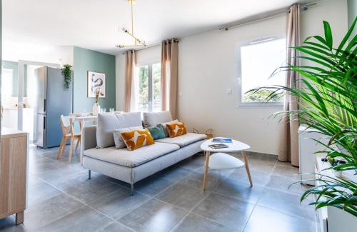 Morieres-les-Avignon Apartment | Relax at Havre de nature Provence with Oceanfront Views