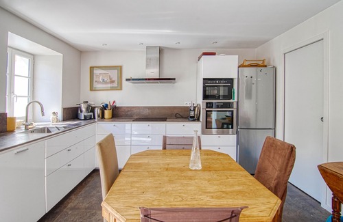 Vaucresson House | Peaceful Haven Near Paris with Family-Friendly Amenities