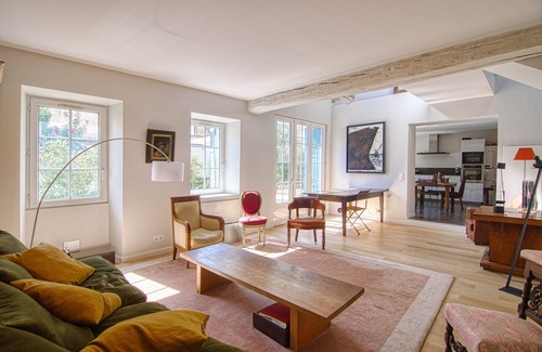 Vaucresson House | Peaceful Haven Near Paris with Family-Friendly Amenities