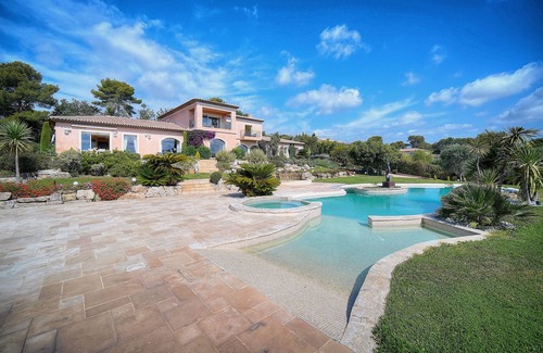 Mougins Apartment | Exceptional HAVRE DE PAIX with Pool & Ocean Views in Mougins