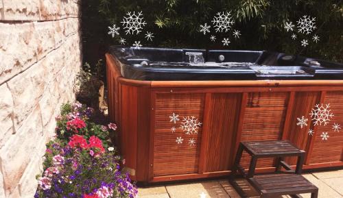 Avignon House | Relaxing Havre de paix Avignon with Hot Tub & Sauna