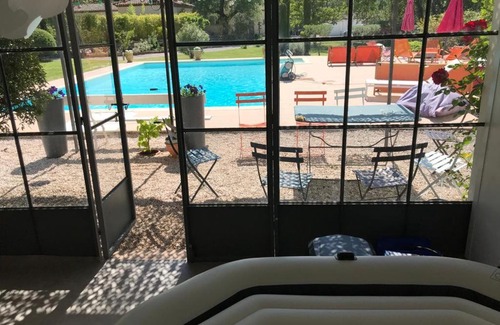Neoules House | Relaxing Haven in Provence with Refreshing Pool Access