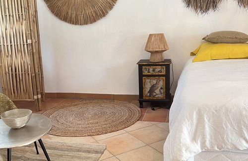 Arles Bed & Breakfast | Relaxing Havre de Paix with Pool, Spa & Hot Tub Access