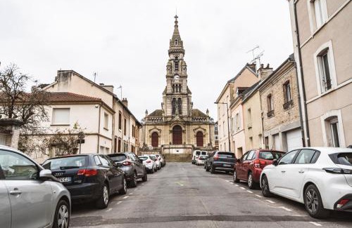 Courlancy Apartment | Pet-Friendly Havre de Paix - Lotus with Breakfast Included