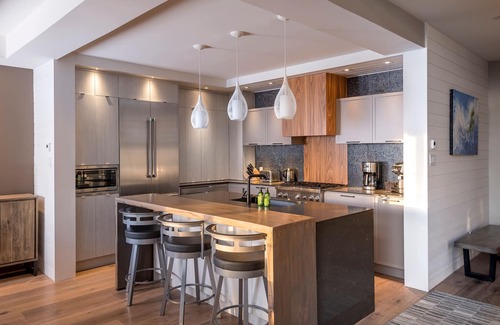 Mont-Tremblant House | Havre 102 Des Legendes | Modern Retreat with Hot Tub Access