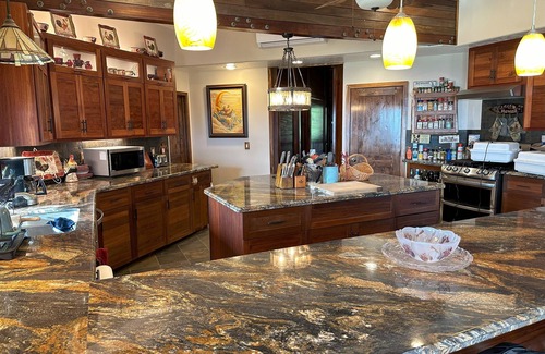 Paukaa Bed & Breakfast | Hawaii Magic Skies Farmstay