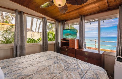 Pupukea House | Oceanfront Beach House Paradise: Family Fun Awaits!