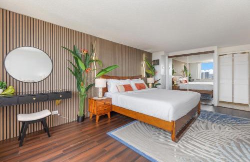 Waikiki Apartment | Top-Rated Hawaiian Monarch Penthouse with Pool & Hot Tub