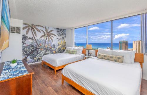 Waikiki Apartment | Top-Rated Hawaiian Monarch Penthouse with Pool & Hot Tub