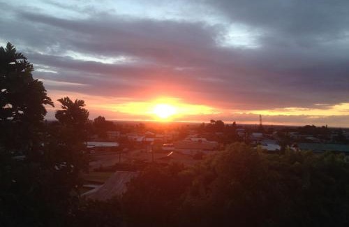 Hilo Bed & Breakfast | Scenic Hawaiian Ohana Home with Ocean View Amenities
