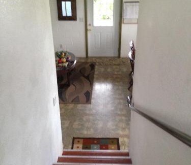 Hilo Bed & Breakfast | Scenic Hawaiian Ohana Home with Ocean View Amenities