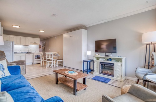 Neskowin Condo | Beach-View Condo Steps from Neskowin Beach & Café