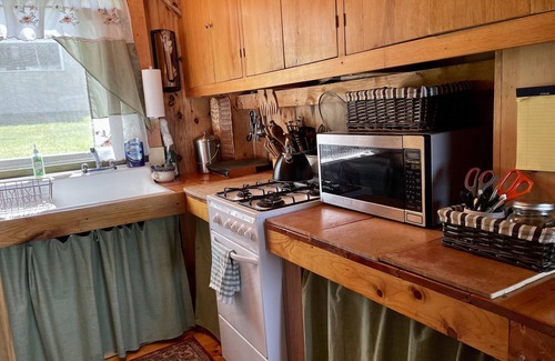 Cooperstown - Otsego Lake Cottage | Lakefront Hawk Nest: Unforgettable Sunsets & Family Fun