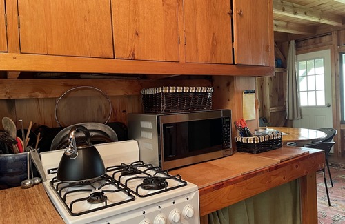 Cooperstown - Otsego Lake Cottage | Lakefront Hawk Nest: Unforgettable Sunsets & Family Fun