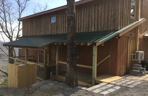 Rising Fawn House | HAWK NEST: Breathtaking Views Near Cloudland Canyon Park
