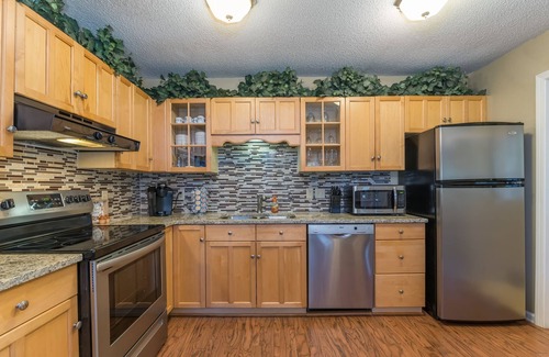 Mill Spring House | Lakefront Hawk Ridge Retreat with Pool and Boat Rentals