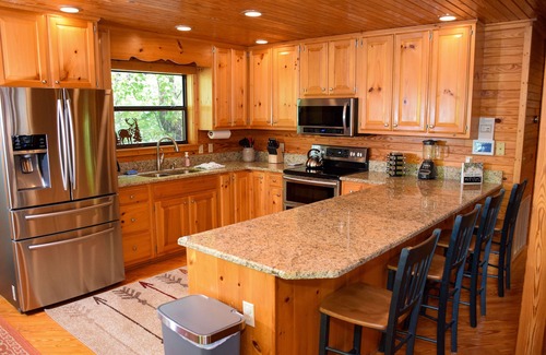 Townsend Cabin | Hawk's Nest: 4BR Cabin with Pool Near National Park