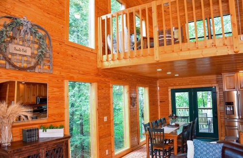 Townsend Cabin | Hawk's Nest: 4BR Cabin with Pool Near National Park