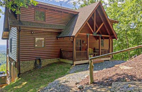 Lake Lure House | Cozy Hawk's View Log Cabin with Hot Tub & Family-Friendly Vibes