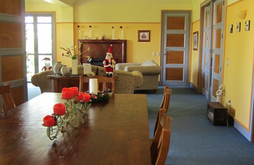 Alexandra House | Idyllic Hawkdun Rise Vineyard & Accommodation Awaits You