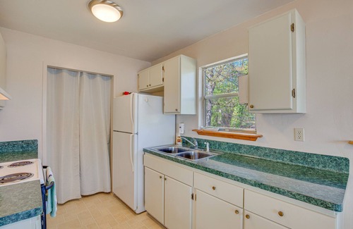 Hawkins Cabin | Hawkins Vacation Rental: Relax by the Lake with Spa Access