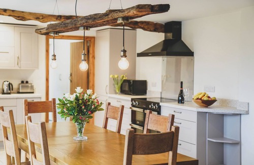 Axminster Cottage | Pet-Friendly Hawley Farm: Top-Rated Family Getaway