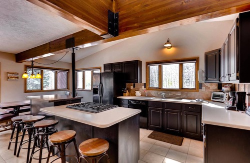 Frisco Condo | Relaxing Hawn Drive Retreat with Oceanfront Views and Amenities