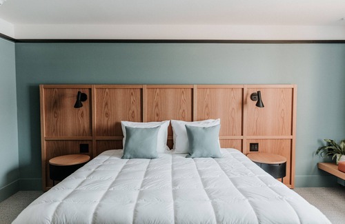 Holland Hotel | Discover Haworth Hotel at Hope College: Guest Rated 9.8