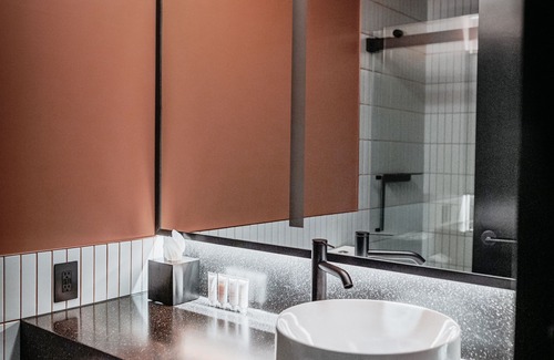 Holland Hotel | Discover Haworth Hotel at Hope College: Guest Rated 9.8