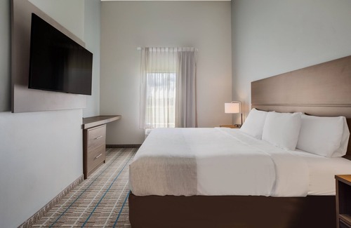 Sulphur Hotel | Comfortable Extended Stay at Hawthorn by Wyndham Sulphur