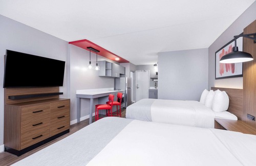 Wichita Hotel | Eco-Friendly Hawthorn Extended Stay near Wichita Airport