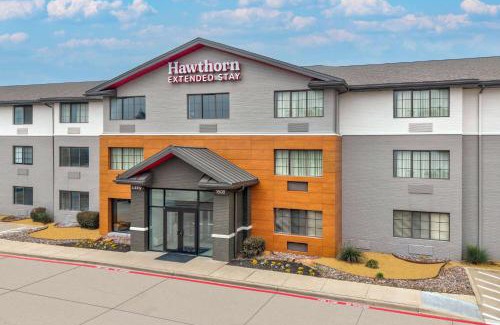 Bedford Hotel | Pet-Friendly Baymont by Wyndham Bedford-Dallas Awaits You