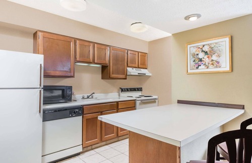 Columbus Hotel | Comfortable Extended Stay at Hawthorn by Wyndham Columbus