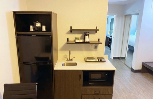 Hobbs Hotel | Comfortable Extended Stay at Hawthorn by Wyndham Hobbs