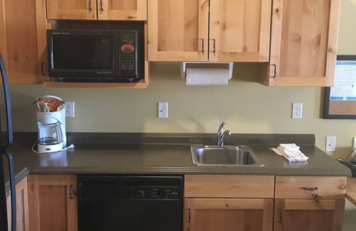 Minot Hotel | Comfort and Convenience at Hawthorn Extended Stay Minot
