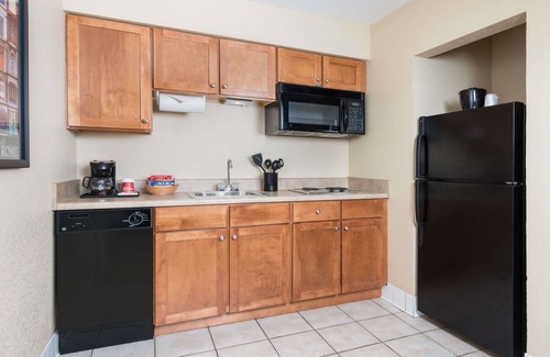 Rome Hotel | Stylish Hawthorn Extended Stay: Rated 9.2 with Great Amenities