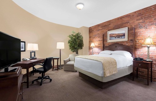Rome Hotel | Stylish Hawthorn Extended Stay: Rated 9.2 with Great Amenities