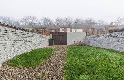 Ashington House | Cozy Hawthorn House: 2-Bedroom Retreat in Ashington