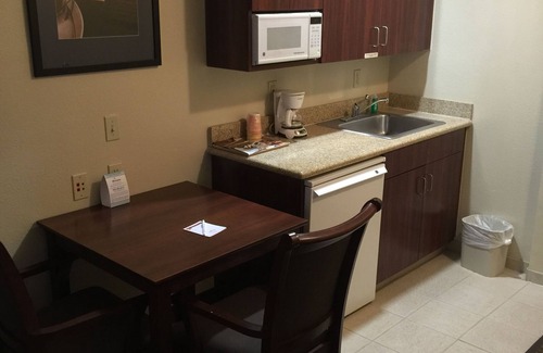 Rancho Cordova Hotel | Comfortable Stay at Hawthorn Suites in Rancho Cordova