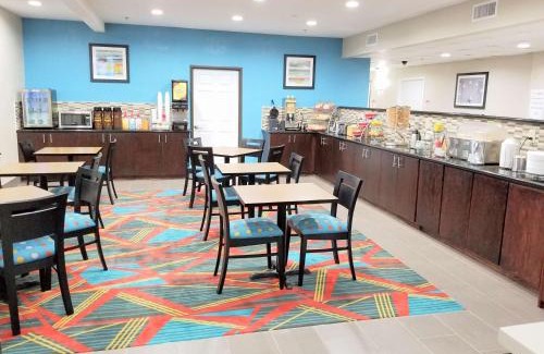 Irving Hotel | Inviting Hawthorn Suites Irving DFW South for Families