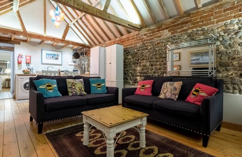 Roughton House | Cozy Hawthorne Cottage with Ocean View & Private Pool