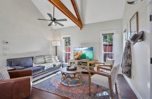 Dripping Springs House | Exceptional Family Retreat at Haydon Cottage - Rated 10/10