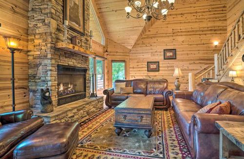Hayesville House | Cozy Hayesville Cabin with Deck and Mountain Views