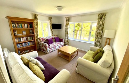 Newton Abbot Apartment | Discover Haytor Court: Family-Friendly Retreat in Dartmoor