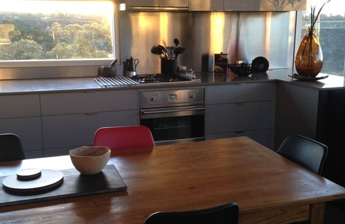Leura House | Explore HayView at Leura: Stylish Adult Retreat with Views