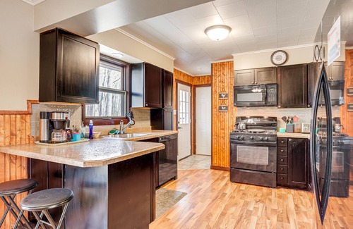 Hayward House | Tranquil Hayward Home with Private Deck & Pet-Friendly Fun