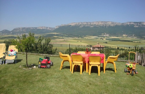 Allin House | Explore Navarra with Family & Friends at Casa Rural Belástegui