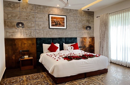Devikolam Hotel | Serene Haze and Kites Resort Munnar: Pool & Family Friendly