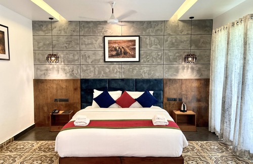 Devikolam Hotel | Serene Haze and Kites Resort Munnar: Pool & Family Friendly