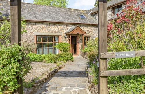 South Molton House | Pet-Friendly Hazel Barn: Character Cottage in North Molton